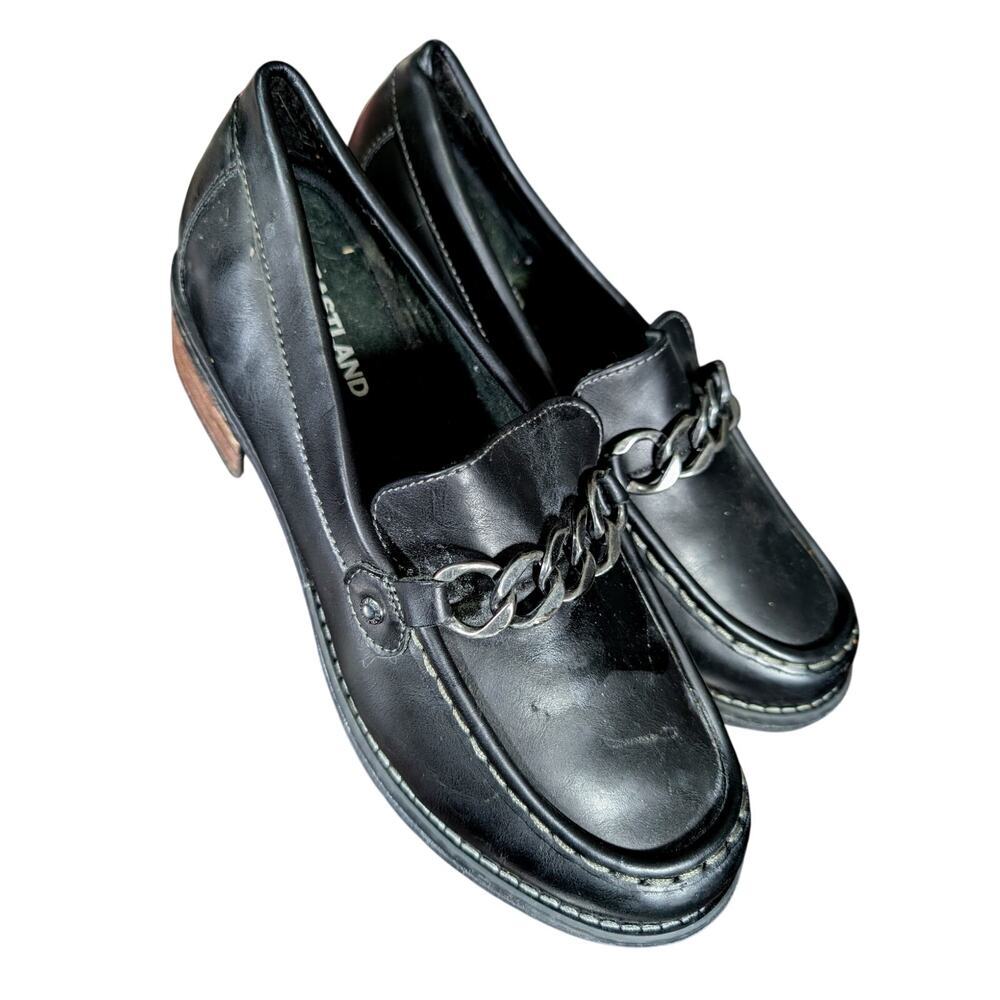 EASTLAND! BLACK GENUINE LEATHER STACKED HEEL, FRONT CHAIN, HEELED LOAFERS! 9.5M